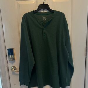 L.L. Bean Men's Forest Green Long Sleeve Henley